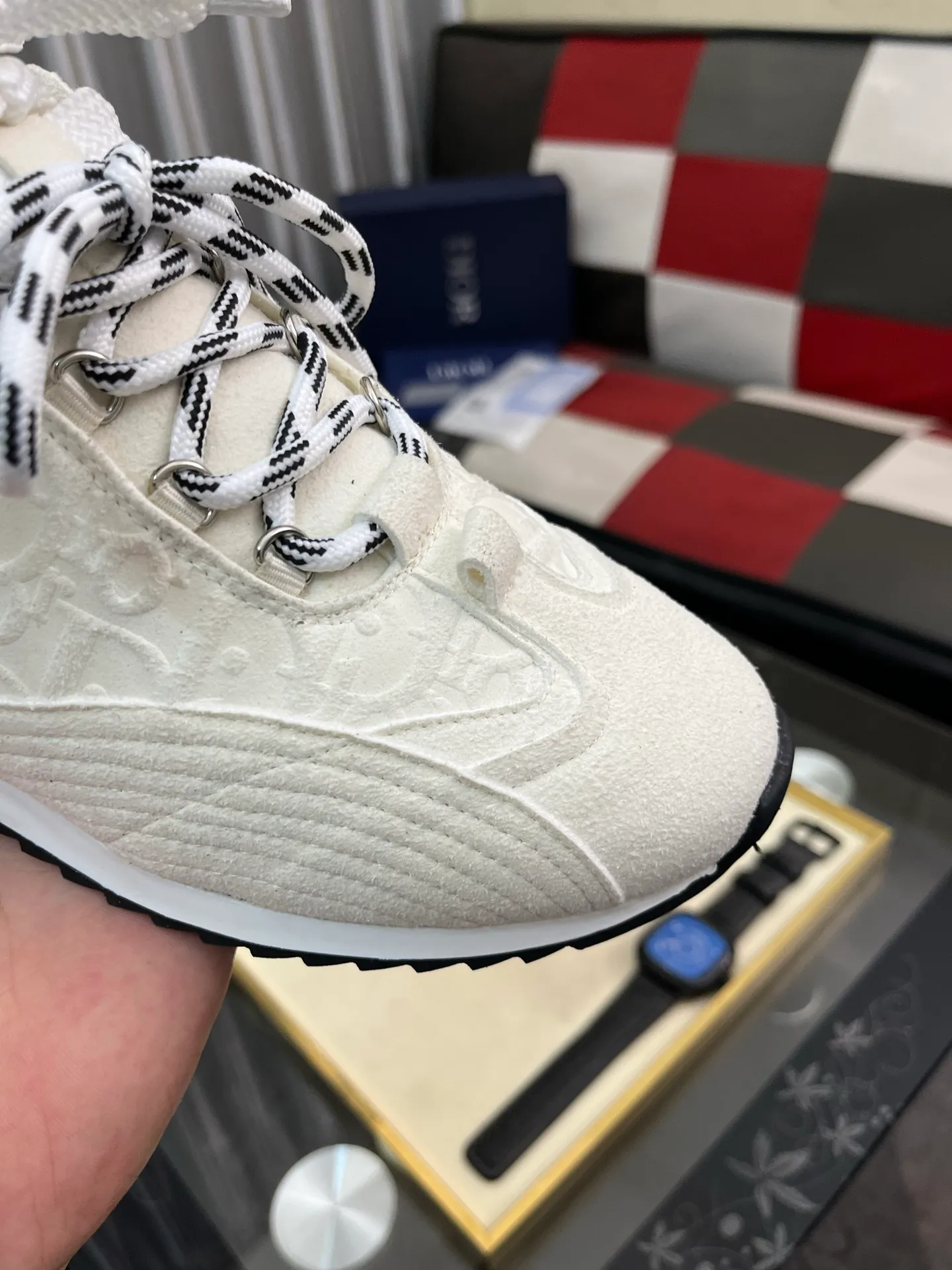 Men's shoes 💰500⌚️⌚️Dior original quality.~ Unique modern style sneakers. 🏃A must-have casual shoe for trendy men😍😍 Original brand imported from Italy, imported original leather, sheep lining (refuses to discolor and grind feet) Sole: Original sole provided by the original factory, French lazy style design ⚠️Fit to the feet, original quality, super comfortable original sole. Just like shooting the real thing 🎬The real thing is better Code number: 38-446️⃣Colors available